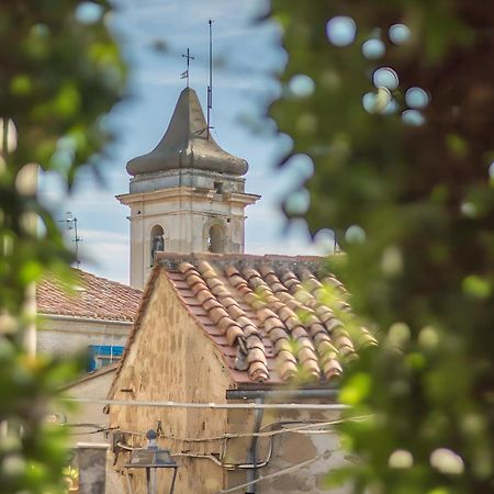 مبيت وإفطار Farnese ريزيدينسا فارنيزي المظهر الخارجي الصورة